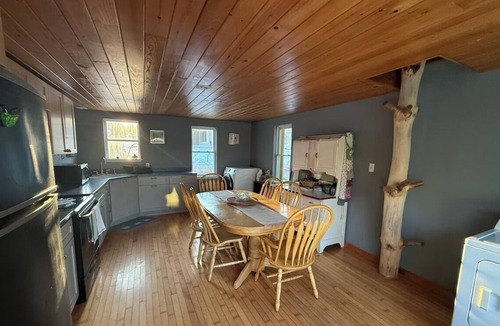 Belfast House | Cozy 3-bedroom home in Belfast Maine, with Beach Access