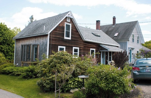 Belfast House | Cozy 3-bedroom home in Belfast Maine, with Beach Access