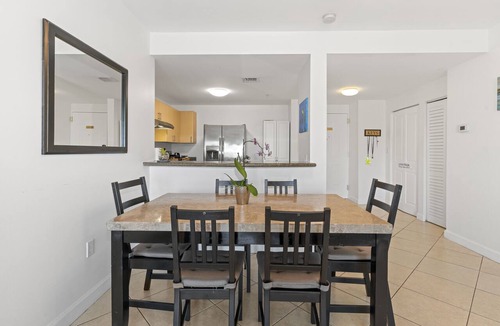 Coral Way Condo | Cozy 3BR/2BA King Bed Free Parking Pet-Friendly