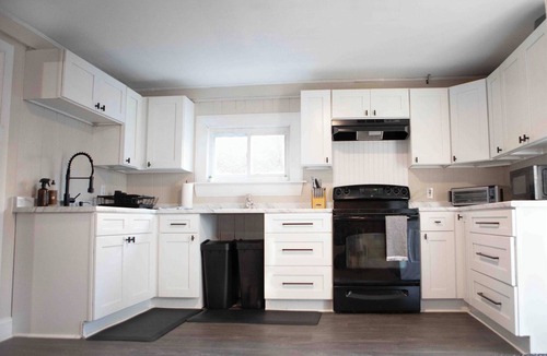 Old Orchard Beach House | ⚓ Cozy 3BR Coastal Retreat Private Yard & Fire Pit 5 Min to Beach!