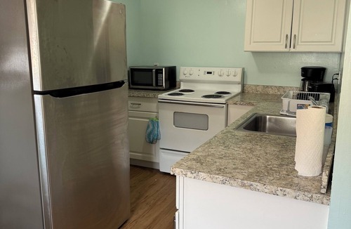 Hampton Apartment | Cozy 4 bedroom unit, 5 min walk from the beach and boardwalk!