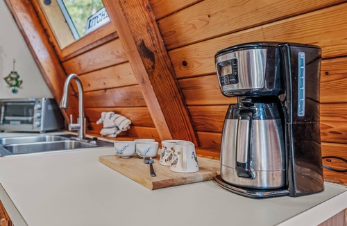 Berkeley Springs Cabin | Cozy and Quaint