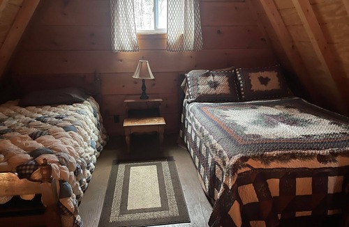 Brownville Cabin | Cozy Cabin - Perfect Maine Getaway