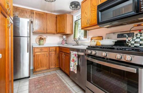West Barnstable House | Cozy Cape Classic-Central AC&Near Bay Beaches