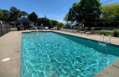 Hyannis Cottage | Cozy Cape Cod Cottage- Steps from the Ocean, 2 Bedrooms!