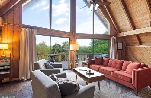 Front Royal Ski Chalet | Cozy Chalet in Charming Front Royal with Stunning Views and Refinished Basement!