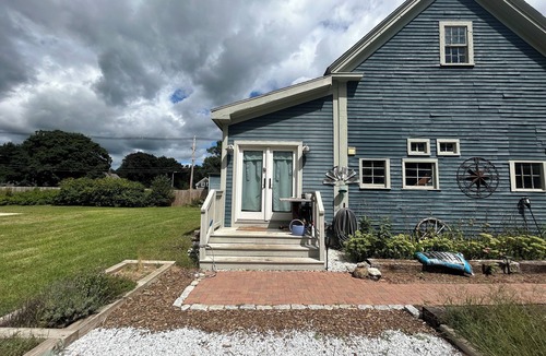 West Kennebunk Apartment | Cozy, Compact Farmhouse Apartment in West Kennebunk