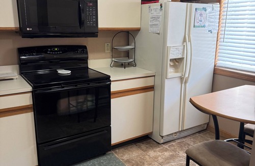 Center Conway Condo | Cozy condo with private access to the Saco River