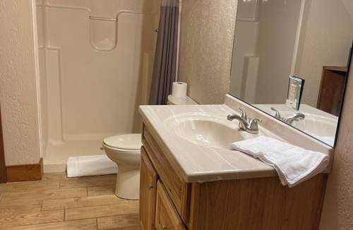 McHenry Cabin | Cozy Cottage by the Slopes - Theater Room - Pool - Game Rm - Fire Pit - Hot Tub