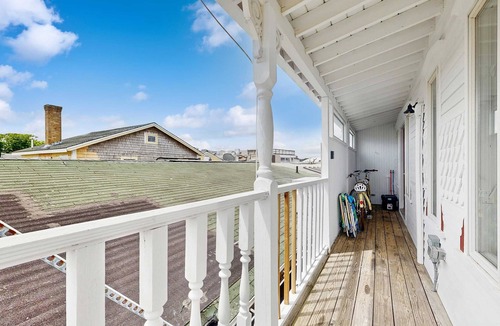 Oak Bluffs Apartment | Cozy Downtown Studio - Walk to Ferry & Town
