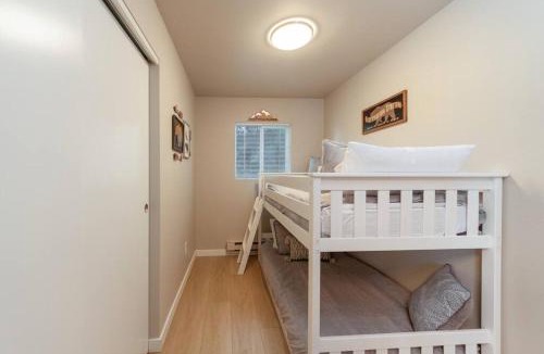 Valley House | Cozy Duplex Unit - Beautiful Lake Views