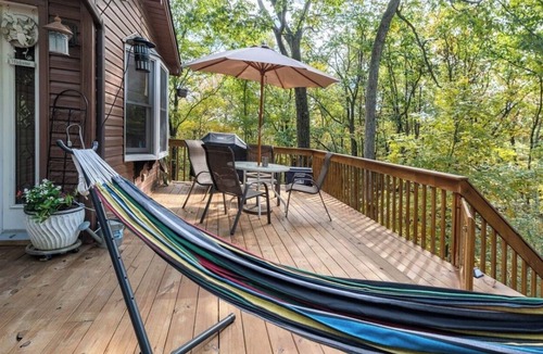 Pocono Mountain Lake Estates Cabin | Cozy Elevated Cabin in the Woods, Fire Pit + Lake Access