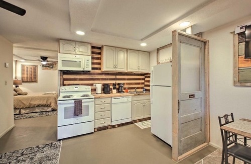 Piney Apartment | Cozy Hot Springs Studio with Boat Ramp Access!