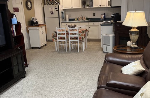Ballston Spa Apartment | Cozy In-law apt, minutes to SPAC and Saratoga Springs, Pet-Friendly. Hot Tub!