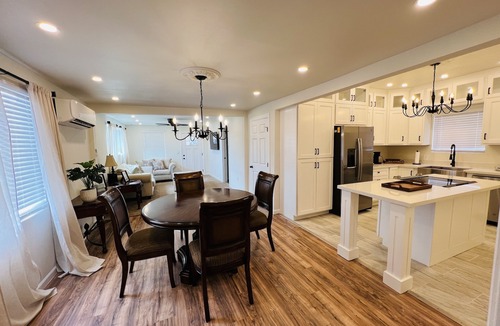 Globe House | Cozy, Open Concept & Conveniently located