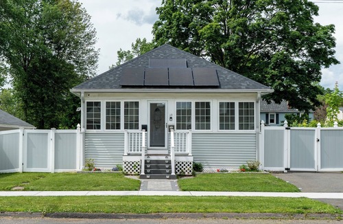 Wethersfield House | Cozy & Peaceful- gated yard, minutes from Hartford