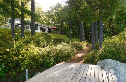 South Casco Cottage | Cozy pet-friendly cottage on Thomas Pond with excellent sunset views!