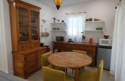 Coral Way Apartment | Cozy private & peaceful guesthouse centrally located to the best of Miami!