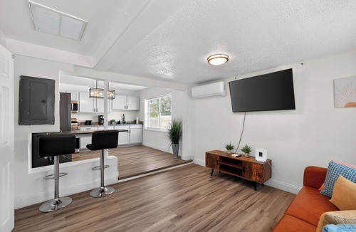 Ballast Point House | Cozy Quiet Retreat with AC, Big Yard & Fire Pit - 2706B
