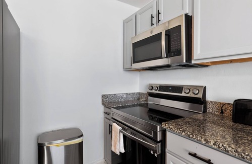 Ballast Point House | Cozy Quiet Retreat with AC, Big Yard & Fire Pit - 2706B