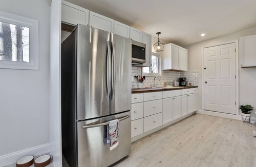 Salem Apartment | Cozy Salem Studio Near Tuscan Village & Boston