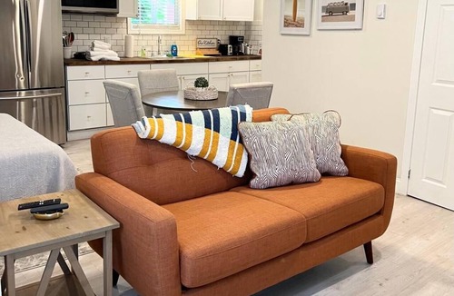 Salem Apartment | Cozy Salem Studio Near Tuscan Village & Boston