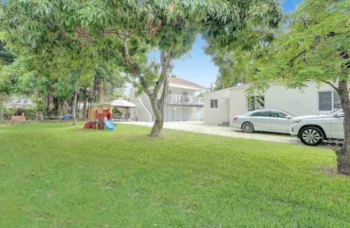 Coral Gables Section Villa | Cozy Villa