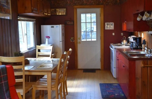 Gilman House | Cozy White Mountain Cabin w/Hot Tub & Fireplace.