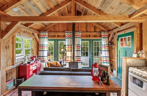 Bethel Cabin | Cozy Woodland Cabin Retreat – Peaceful Escape in Nature in Bethel, Maine