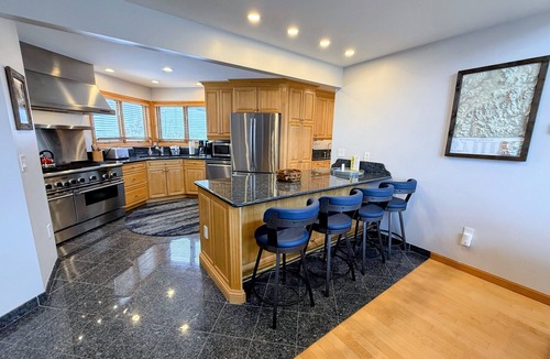Carroll House | CR16 Ski-in/Out luxury home in Bretton Woods; Great Views. Pool/gym passes!
