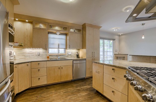 West Omaha House | CWS DATES AVAILABLE! EXECUTIVE SUITE-CHEF'S KITCHEN, AMAZING LOCATION & COZY
