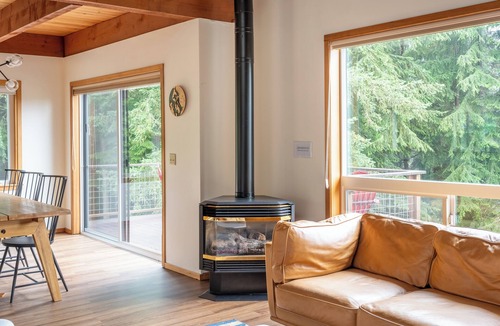 Oak Harbor House | Deception Pass home with forest and bay views