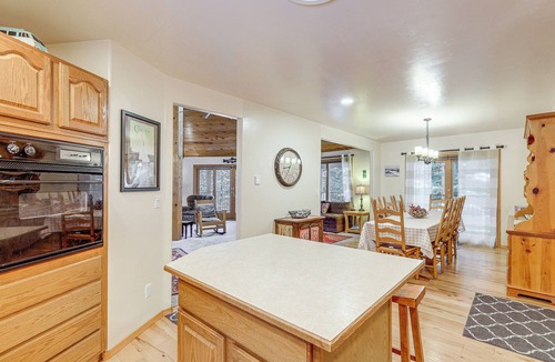 Cascade Cabin | Deck + Game Room: Secluded Cabin Near Lake Cascade