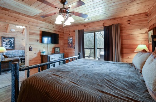 Branson Cedars Cabin | Deep Forest Lodge awaits you | 3 Bed, 2 Bath