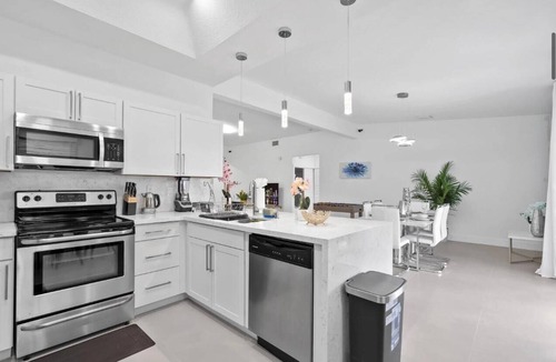Ludlam House | Delightful 4-bedroom house in Miami tropical Paradise and so much fun