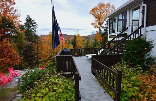 Thornton House | Deluxe Private 4 Bed Home, Pet Friendly near WV!