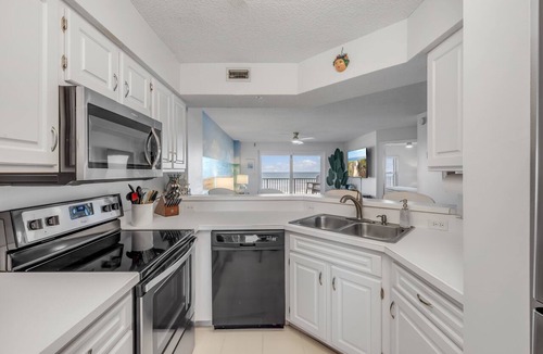 Seawinds Condo Condo | Direct oceanfront Ormond Beach 2/2 with private balcony, heated pool and garage