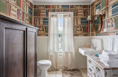 Issue Hotel | Discover the charm of Colonial Beach