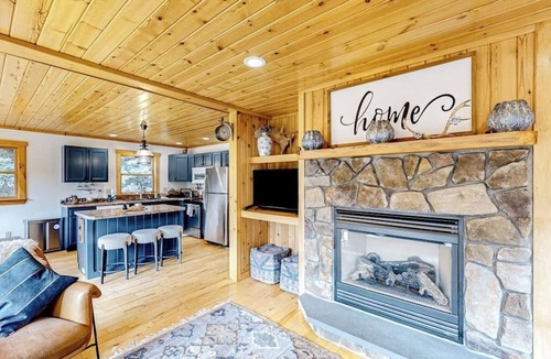Rumford Center House | Dog-friendly Sunday River retreat with large yard, grill, washer/dryer