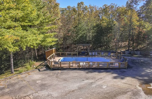 Indian Point Condo | Double Queen Room w/Kitchen Supplies