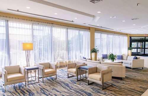Atlantic Beach Hotel | DoubleTree by Hilton Atlantic Beach Oceanfront