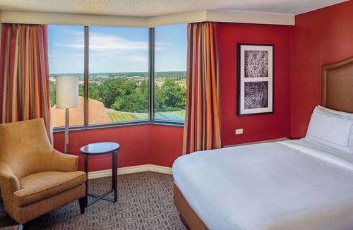 Chesterfield Hotel | DoubleTree by Hilton Hotel St. Louis - Chesterfield