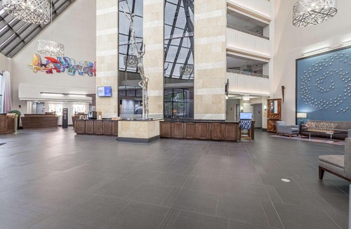 East Memphis Hotel | DoubleTree by Hilton Memphis