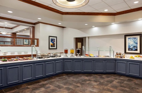 Green Tree Hotel | DoubleTree by Hilton Pittsburgh-Green Tree