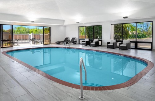 Springdale Hotel | DoubleTree by Hilton Springdale