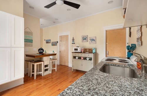 Bristol Apartment | Downtown Bristol Studio Near Ferry & Waterfront