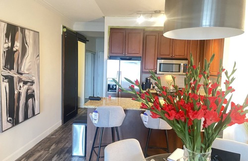 Fort York Apartment | Downtown Condo -Bathurst and Lakeshore