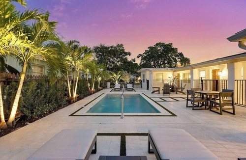 El Cid Apartment | Downtown WPB studio D - w/full kitchen