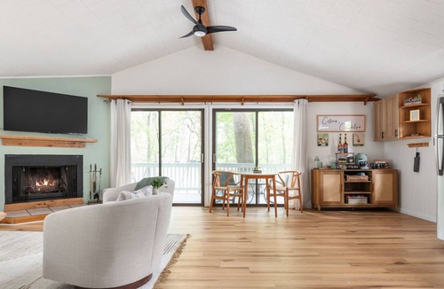 The Woods Cottage | Dragonfly Cottage - Chic, Upscale, Cozy Retreat in The Woods Resort