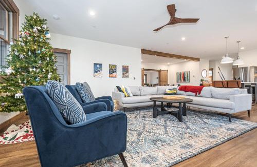 McHenry House | Dreidels Den